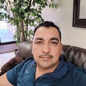 Meet your Posher, Carlos